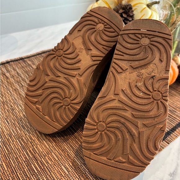 Classic Kids Faux Fur Lined Snow Boot 7C - Picture 2 of 7